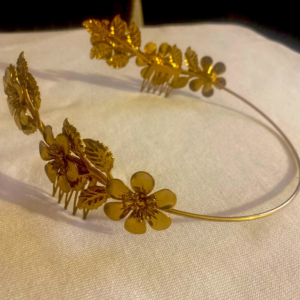 Beautiful gold quality head piece band